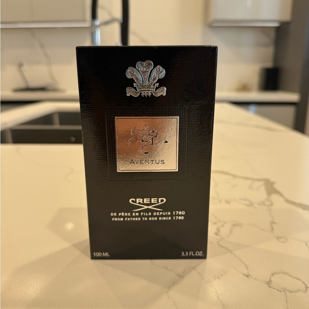 Creed Aventus Black and Silver Packaging